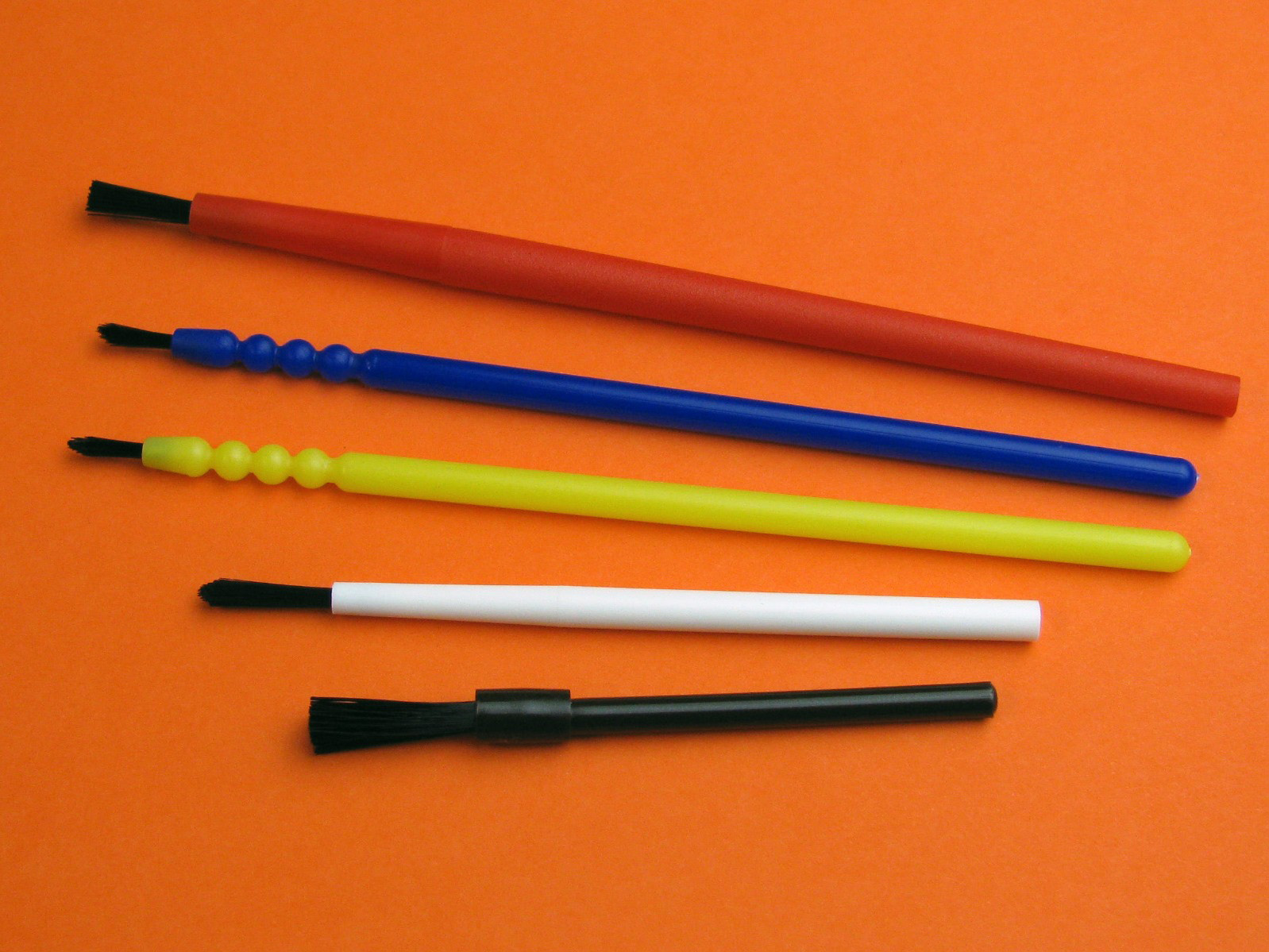 insert brushes Brushes to insert for different applications.